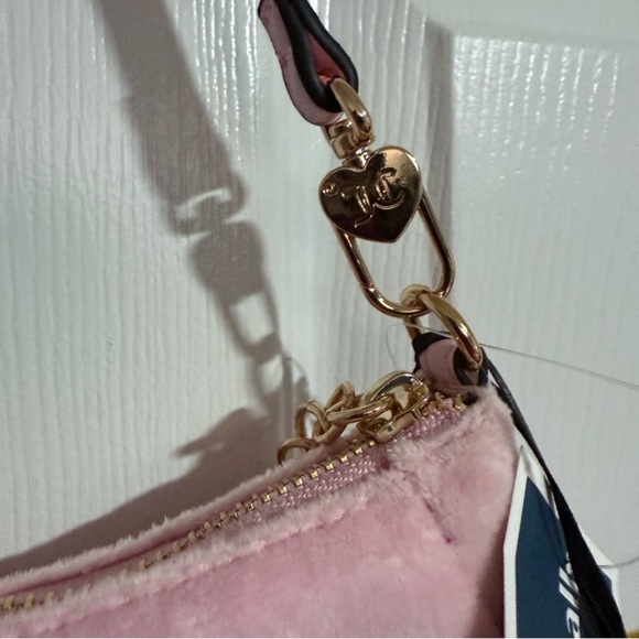 NWT Juicy Couture “Queen Couture” Wristlet, Pink Heart Design - Picture 6 of 7